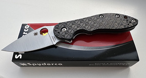 Spyderco Domino Carbon fiber XHP Knife C172CFTIP