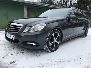 Mercedes-Benz E350 AVANGADRE blueEfficiency 3.0 CDI 170kw (4 foto / 11)