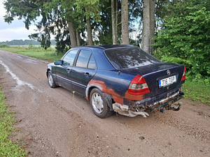 Mercedes-Benz C250TD (2 foto / 8)