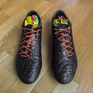 Jalgpalli butsad Nike HYPERVENOM (44) (1 foto / 6)