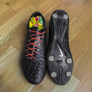 Jalgpalli butsad Nike HYPERVENOM (44) (3 foto / 6)