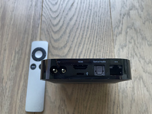 Apple TV (3-го поколения) (2 фото из 2)