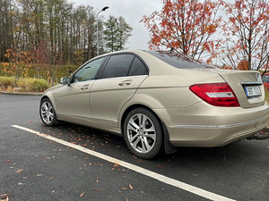 Mercedes-Benz C180 Avantgarde (8 foto / 8)