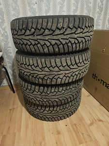 Talverehvid Nokian 215/55 R17 98T XL (1 foto / 7)