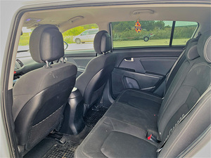 KIA Sportage 2.0 120kw (8 foto / 9)