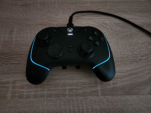 Razer Wolverine v2 Chroma mängupult (Windows/Xbox) (3 foto / 6)