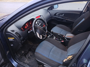 Kia Ceed diisel (8 foto / 15)