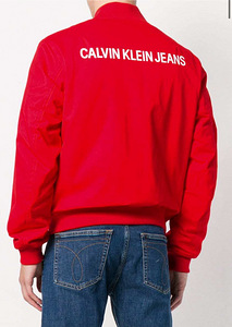 Красный бомбер Calvin Klein Jeans XL