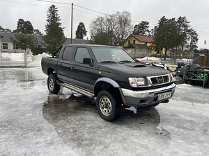Nissan pick up (2 фото из 3)