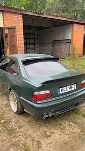 BMW e36 2.5i купе (4 фото из 6)