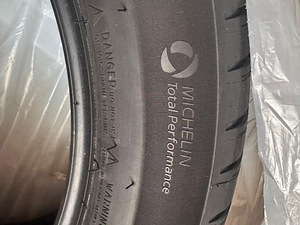 UUTE suverehvide KOMPLEKT Michelin Pilot Sport 4 SUV (1 foto / 4)