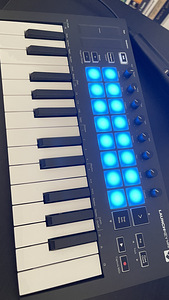 Novation Launchkey 25 mini MK3