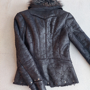 Guess talvine jakk (3 foto / 3)