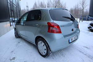 TOYOTA YARIS 1.2 64KW (6 foto / 15)