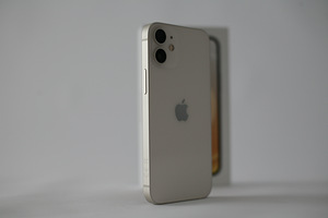 Uueväärne iPhone 12 mini, täiskomplektne (5 foto / 7)
