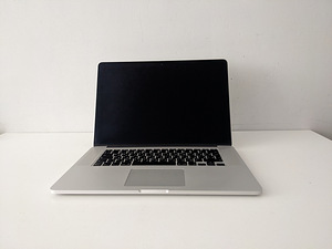 Uueväärne Macbook Pro 15 i7/SSD/RETINA (2 foto / 8)