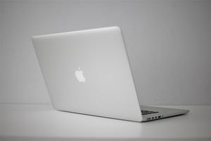 Uueväärne Macbook Pro 15 i7/SSD/RETINA (4 foto / 8)