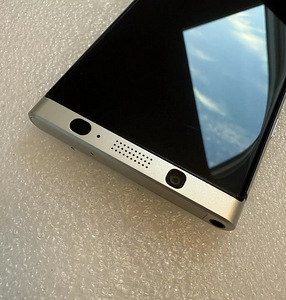 Tippklassi Blackberry Keyone, uueväärne (7 foto / 8)