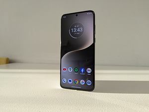 Uueväärne Moto Edge 30 Neo 5G Compact (2 foto / 6)