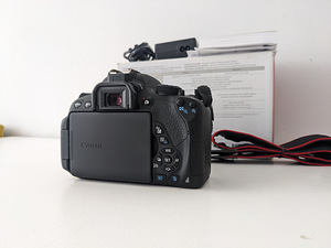 Новый Canon 700D профессиональная камера (2 фото из 9)