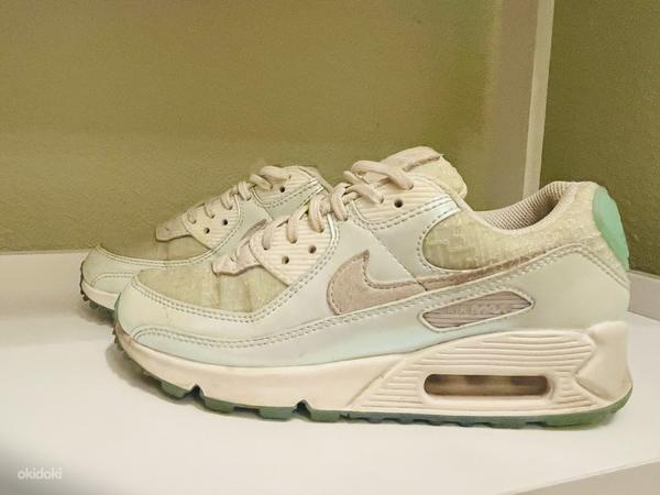 Nike Air Max 90, Tommy Jeans, Levis (foto #1)