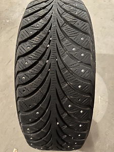 Müüa GoodYear naastrehvid 205/60/R16 (1 foto / 2)