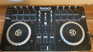 Numark Mixtrack Pro 2 MIDI DJ (1 фото из 6)