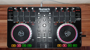 Numark Mixtrack Pro 2 MIDI DJ (2 фото из 6)