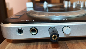 Numark Mixtrack Pro 2 MIDI DJ (6 фото из 6)