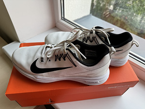 Nike golfijalanõud suurusele 42 (1 foto / 5)