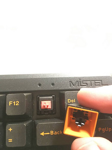 Mistel Barocco MD770 Mech Split Ergo Cherry MX Silent Red (8 foto / 10)