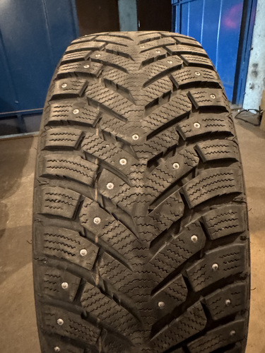Зимние шины Toyo Ice Freezer 225/55 R19