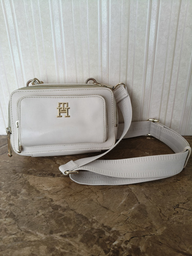 Müüa Tommy Hilfiger crossover-kott / cross-body kott