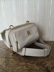 Müüa Tommy Hilfiger crossover-kott / cross-body kott (2 foto / 8)