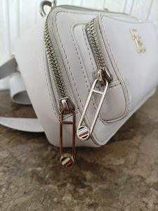 Müüa Tommy Hilfiger crossover-kott / cross-body kott (5 foto / 8)