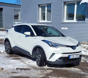Toyota C-HR STYLE PLUS HYBRID 1,8 72kV (1 foto / 6)