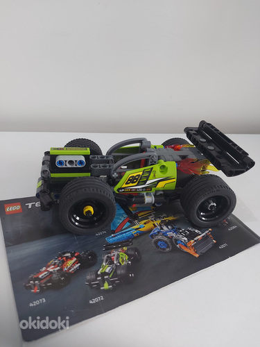 Lego Technic Pull-Back võidusõiduauto (foto #1)