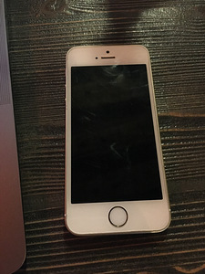 iPhone SE 1-го поколения (2016 г.) (3 фото из 3)