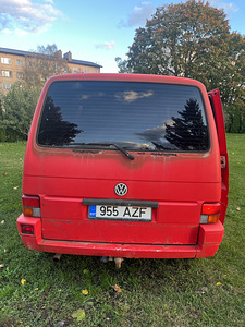 На запчасти T4 Multivan (3 фото из 10)