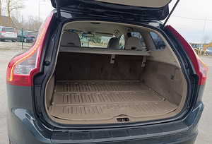VOLVO XC60 2010 (7 foto / 15)