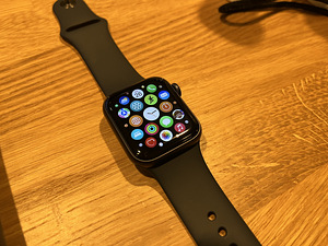 Apple Watch SE LTE 40mm Alu Midnight Sport (4 фото из 6)