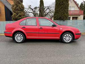 Volkswagen Bora 1.6 77KW (2 foto / 12)