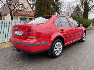 Volkswagen Bora 1.6 77KW (3 foto / 12)