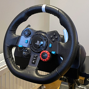 Logitech G29 mängurool (pedaalide ja käigukangiga) (1 foto / 3)