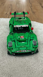 42224 Porsche 911 GT3 R+ 42210 2 Fast 2 Furious Nissan (5 foto / 7)