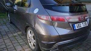 Honda Civic 5D VIII 1.8 Sport (2011) (3 foto / 3)