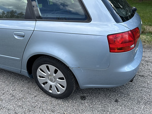 Audi A4 1.6 75kW (9 фото из 14)
