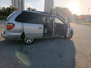 Chrysler Town and Country 3,8 LPG (6 foto / 9)