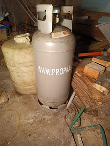 Газовый балон (2 фото из 2)