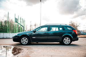 Renault Laguna (4 фото из 10)